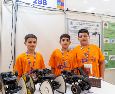 FENAAHS 2025 reúne 300 projetos e destaca inovação de estudantes com Altas Habilidades no Paraná