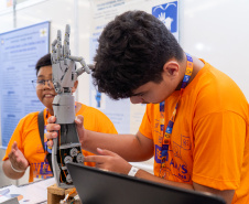 FENAAHS 2025 reúne 300 projetos e destaca inovação de estudantes com Altas Habilidades no Paraná