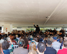 Orquestra Sinfônica do Paraná encerra série “Mostly Mozart” no Museu Oscar Niemeyer no próximo sábado