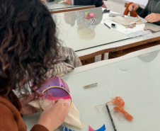 MON oferece oficina de bordado em dezembro