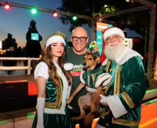 Maior Papai Noel do mundo fica no Paraná