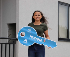 Com aporte do Casa Fácil Paraná, 51 novos apartamentos são entregues para famílias de Pinhais