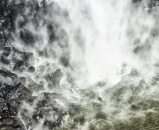 Cinco dicas de cachoeiras para curtir o Verão no Paraná próximo à natureza.