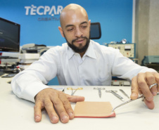 Incubada pelo Tecpar, empresa produz pele artificial de animais para simular cirurgias veterinárias