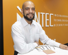 Incubada pelo Tecpar, empresa produz pele artificial de animais para simular cirurgias veterinárias