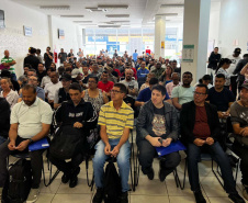 Mutirão de Empregos realizado em Curitiba reúne mais de 15 empresas e registra 792 atendimentos