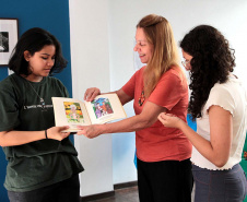 Professora e alunas de desenho avançado do CJAP são selecionadas no Concurso de Ilustração do Sesc