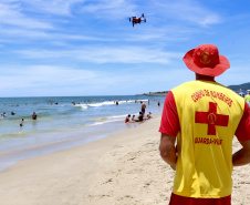 Com drones de alta tecnologia, bombeiros reforçam prevenção a afogamentos