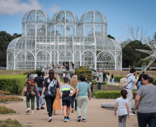 Com recorde de visitantes, Paraná acumula alta de 5,5% no turismo em 2025