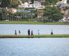 ANTES DE FRENTE FRIA, FIM DE SEMANA SERÁ DE CALOR E PANCADAS ISOLADAS DE CHUVA NO PARANÁ