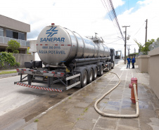 Sanepar reforça frota de caminhões-pipa para garantir abastecimento durante grandes shows no Litoral