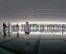 Primeira quarta-feira do ano é marcada por filas no Museu Oscar Niemeyer (MON), em Curitiba