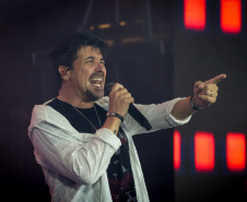 O grupo Roupa Nova durante a apresentacao do seu show dentro da programacao do Verao Maior Parana, em Matinhos - 15/02/2026 - Foto: Geraldo Bubniak/AEN