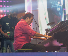 O grupo Roupa Nova durante a apresentacao do seu show dentro da programacao do Verao Maior Parana, em Matinhos - 15/02/2026 - Foto: Geraldo Bubniak/AEN