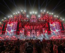 O cantor Eduardo Costa  