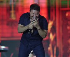 O cantor Eduardo Costa  