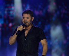 O cantor Eduardo Costa 