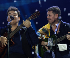 O cantor Eduardo Costa 