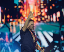 O cantor Eduardo Costa  