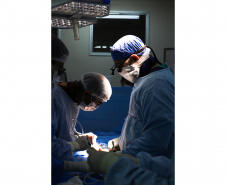 HU realiza pela primeira vez cirurgia de coluna com técnica ALIF