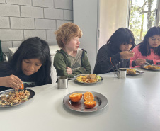 FUNDEPAR - Alimentação escolar no Paraná alia cultura, pesquisa e segurança nutricional