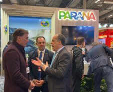 Destinos, serviços e gastronomia paranaense são destaques em feira de turismo na Espanha