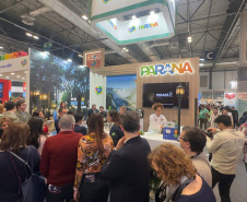 Destinos, serviços e gastronomia paranaense são destaques em feira de turismo na Espanha