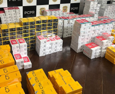 PCPR prende dois homens e apreende 1,6 mil celulares sem procedência em Curitiba