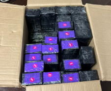 PCPR prende dois homens e apreende 1,6 mil celulares sem procedência em Curitiba