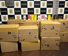 PCPR prende dois homens e apreende 1,6 mil celulares sem procedência em Curitiba