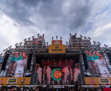 Jeito Moleque toca Cristiano Araújo e Charlie Brown Jr. em show do Verão Maior Paraná