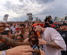 Jeito Moleque toca Cristiano Araújo e Charlie Brown Jr. em show do Verão Maior Paraná