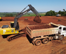 Com investimento de R$ 1,46 bilhão, Paraná amplia frota de máquinas nos municípios