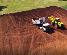 Com investimento de R$ 1,46 bilhão, Paraná amplia frota de máquinas nos municípios