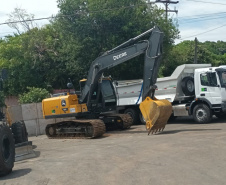 Com investimento de R$ 1,46 bilhão, Paraná amplia frota de máquinas nos municípios