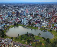 Turistas sobre rodas atravessam o continente e encerram expedição de 6,5 mil km em Curitiba