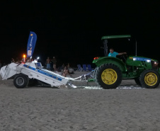 Sanepar - Trabalho da Sanepar durante a madrugada garante praias limpas e seguras após shows no Litoral