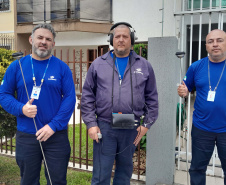 "Caçadores de vazamentos" da Sanepar usam audição treinada para evitar desperdício água