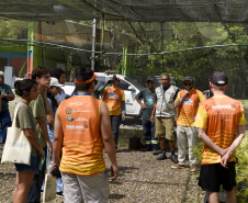 “Um dia no viveiro” mobiliza comunidade litorânea para a educação ambiental