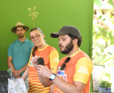 “Um dia no viveiro” mobiliza comunidade litorânea para a educação ambiental