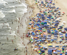 IAT ATENDE MAIS DE 10 MIL PESSOAS EM DUAS PRIMEIRAS SEMANAS DE AÇÕES AMBIENTAIS DO VERÃO MAIOR PARANÁ
