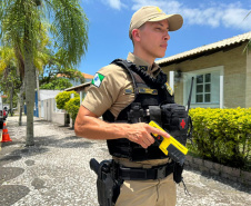 Forças de segurança reforçam policiamento no Litoral com uso de Tasers