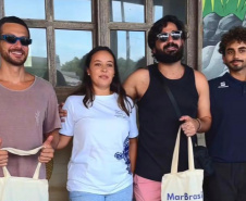 Pagodeiros curtem o dia no Litoral do Paraná antes de show no Verão Maior