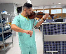 SESA - Música integra ações de humanização no Hospital de Ivaiporã