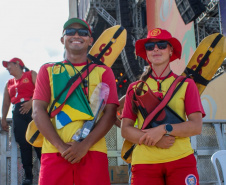 Com direito a banho de mangueira, Corpo de Bombeiros realiza mais de 17 mil atendimentos no final de semana