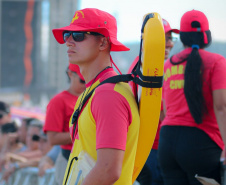 Com direito a banho de mangueira, Corpo de Bombeiros realiza mais de 17 mil atendimentos no final de semana