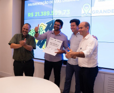 SECID - Estado autoriza mais R$ 197 milhões para pavimentação em 15 municípios