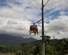 Helicóptero Arcanjo 01 eleva padrão de resgates no Litoral durante o Verão Maior Paraná