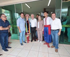 O governador em exercício Darci Piana e o secretário de Agricultura e Abastecimento, Márcio Nunes, assinam nesta sexta-feira (20) a liberação de R$ 34,8 milhões para pavimentação de duas estradas rurais de Roncador