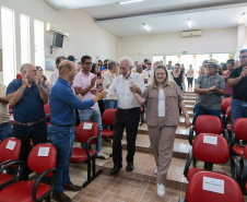 O governador em exercício Darci Piana e o secretário de Agricultura e Abastecimento, Márcio Nunes, assinam nesta sexta-feira (20) a liberação de R$ 34,8 milhões para pavimentação de duas estradas rurais de Roncador